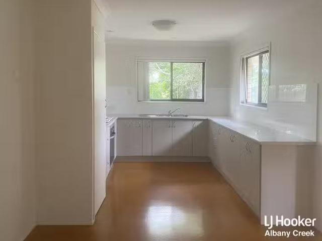 Cozy 16 Avon Crescent, Albany Creek, QLD 4035
