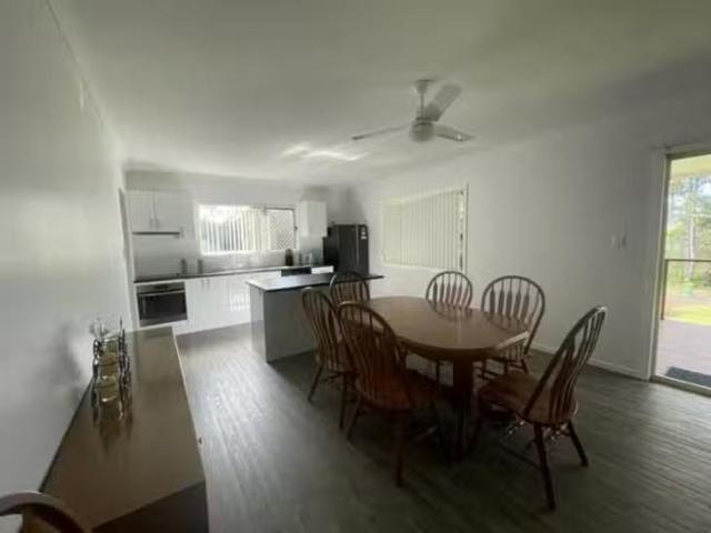 Cozy 16 Aquamarine Avenue, Russell Island, QLD 4184