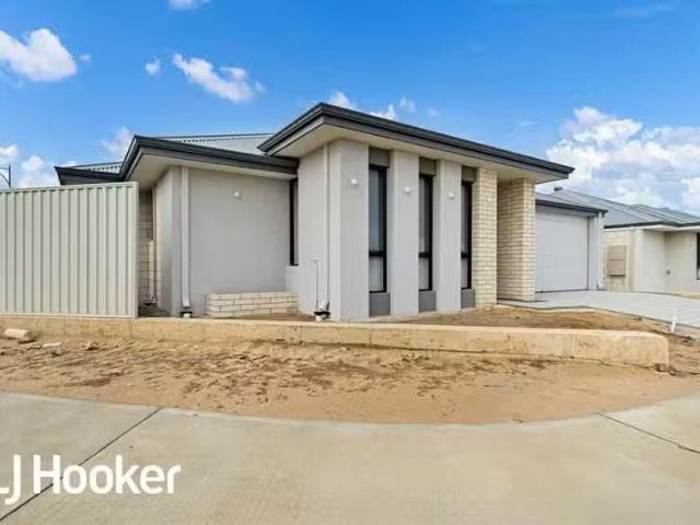 Cheap 16 Coconuts Avenue, Eglinton, WA 6034