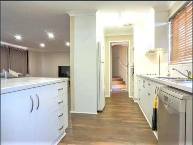 Deal! 16 Hazel Street, Centenary Heights, QLD 4350
