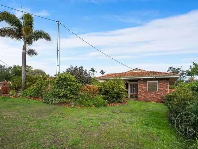Rental! 16 Pannell Road, Bateman, WA 6150