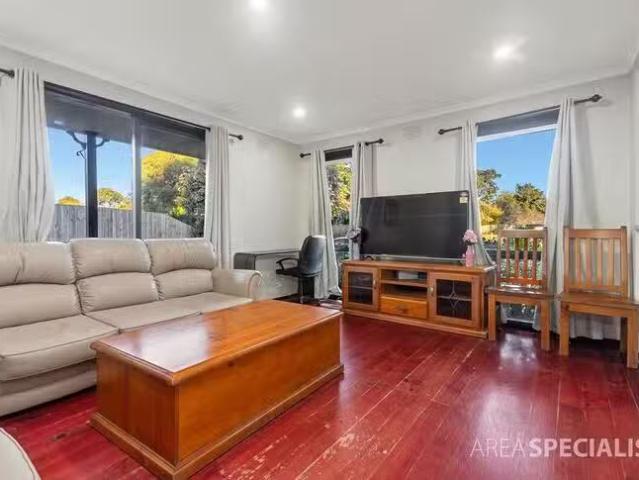 Rental! 16 Strzelecki Court, Cranbourne North, VIC 3977