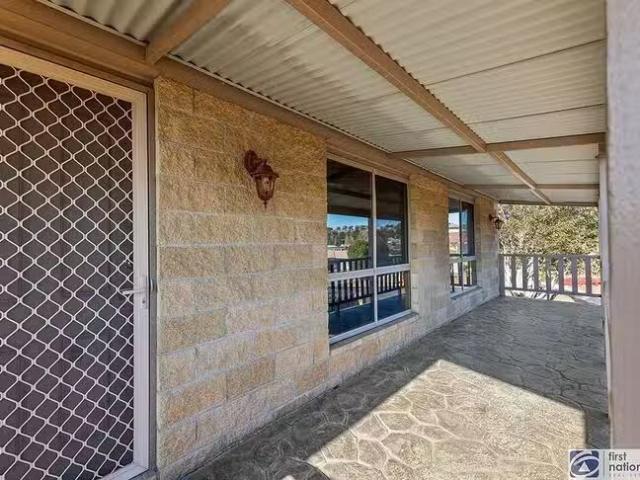 Nice 16 Walker Place, Yass, NSW 2582