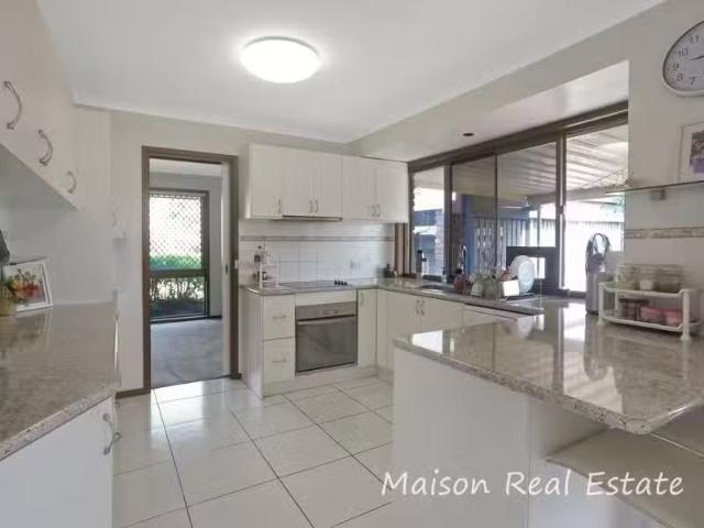 Deal! 16 Wanata Street, Sinnamon Park QLD 4073