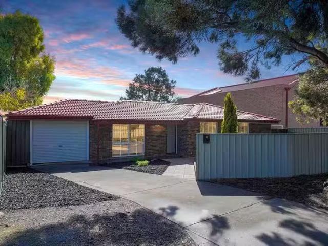 Nice 16 Zwerner Drive, Hallett Cove, SA 5158