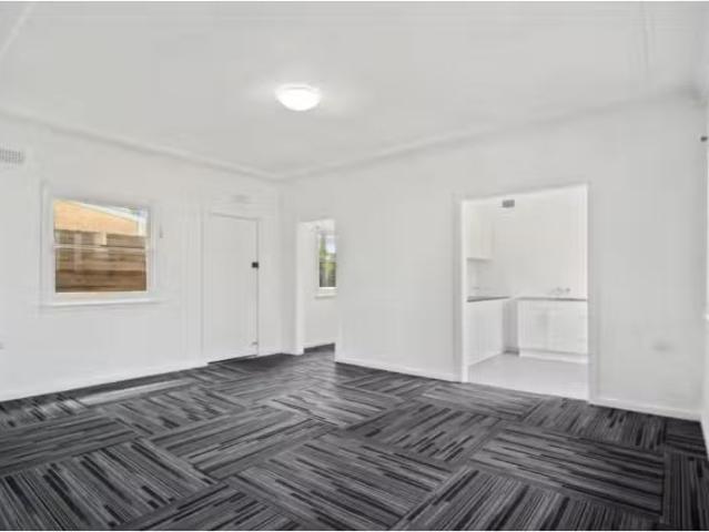 For Rent! 16A Jardine Street, Fairy Meadow Apartment for rent.
