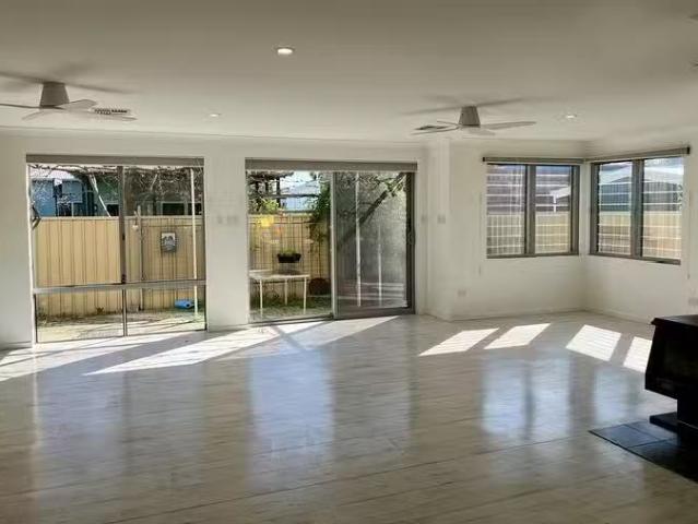 Cozy 16A Patrick Street, South Bunbury, WA 6230