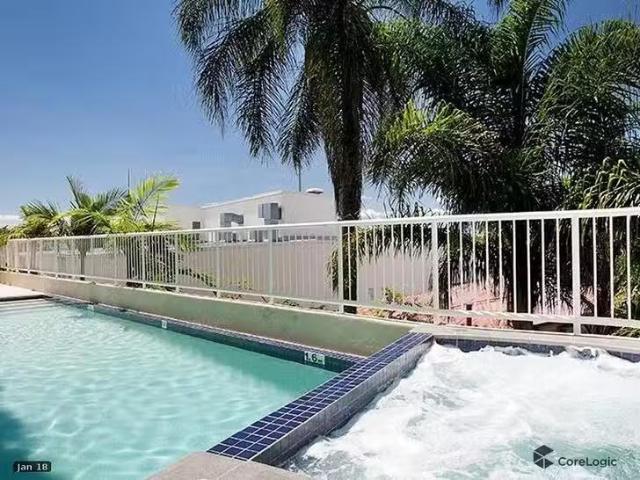 Nice 17/22 Riverview Terrace, Indooroopilly, QLD 4068