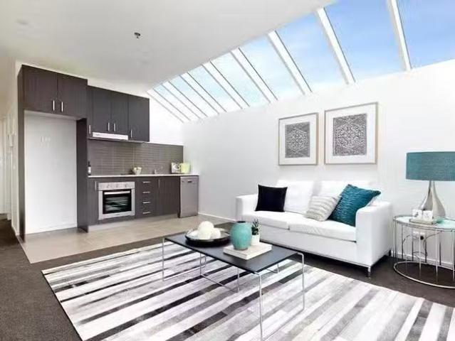 Just in! 17/5 Lewisham Road, Windsor, VIC 3181