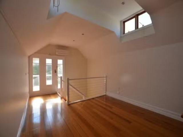 Nice 178B Somerville Road, Kingsville VIC 3012
