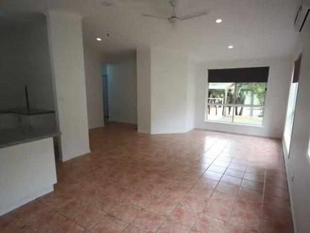 Rental! 17 Mark Road, LITTLE MOUNTAIN, QLD 4551 House for Rent