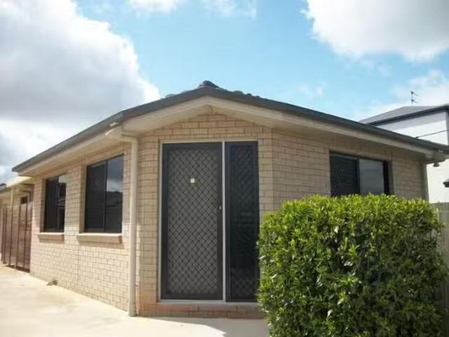 Unique 1/7 Blake Street, Wilsonton, QLD 4350