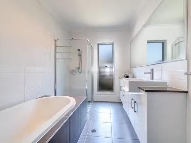Nice 17 Forsayth Lane, Maroochydore, QLD 4558
