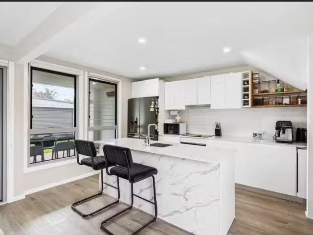 Cozy 17 Hillcrest Avenue, Bateau Bay House for rent Listed by.