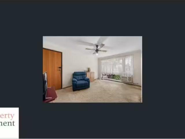 Charming 17 Knotwood Avenue, Macquarie Fields House for rent.