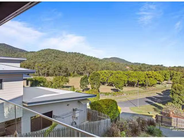 Just in! 17 Sunset Drive, Norman Gardens, QLD 4701