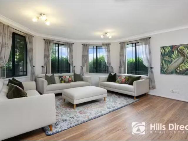 Cozy 17 Shaun Street, Glenwood House for rent Listed by Miche.