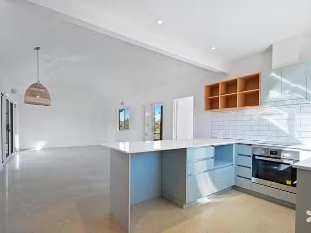 Rental! 180B Oxley Road, Forrestdale, WA 6112
