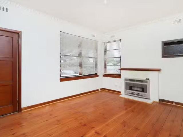 Nice 184 Rupert Street, West Footscray VIC 3012