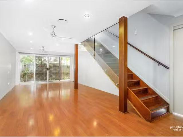 Unique 1/85 Painswick Street, Berserker, QLD 4701