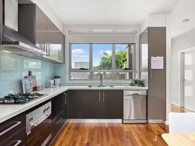 New 186 Charles Street, Seddon, VIC 3011