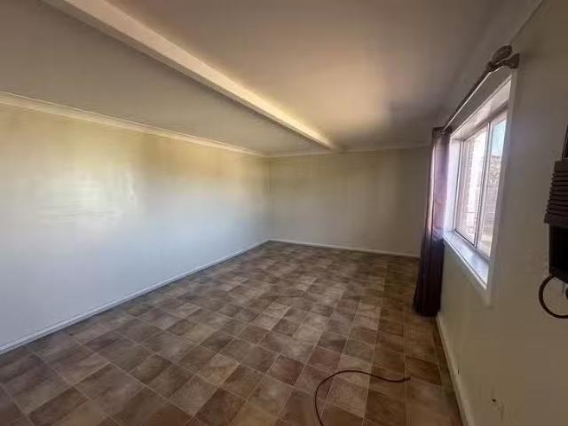 Cozy 18 Neeld Street, Wyalong, NSW 2671