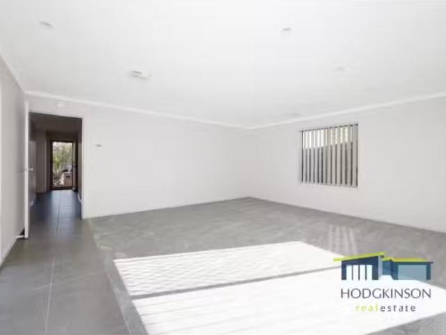 Charming 18 Baudinette Circuit, BRUCE House for rent Listed b.