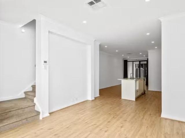 For Rent! 18 Clapton Lane, MOUNT BARKER, SA 5251 House for R.
