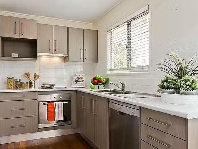 Cozy 18 Cobalt Street, KEPERRA, QLD 4054 House for Rent