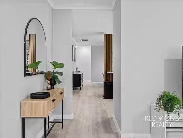 New 18 Eastleigh Loop, Currambine, WA 6028
