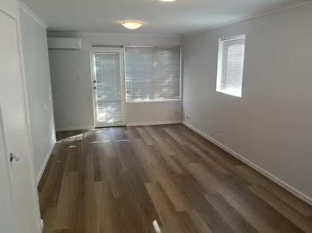 Cozy 1/8 Rae Street, Chadstone, VIC 3148