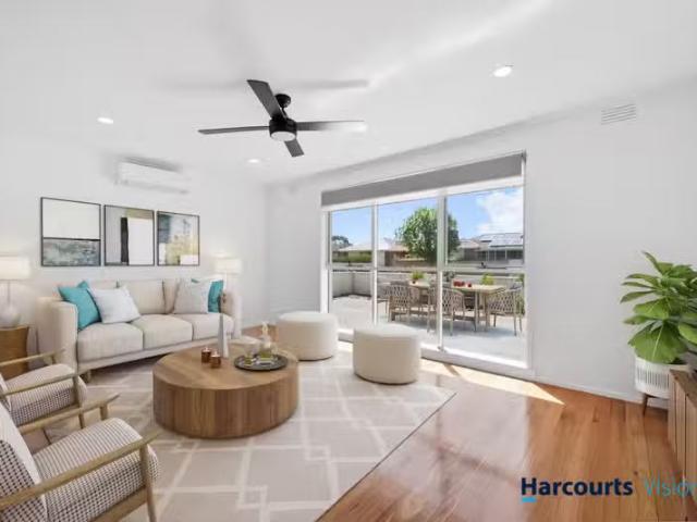 Cheap 18 Waranga Crescent, St Albans VIC 3021