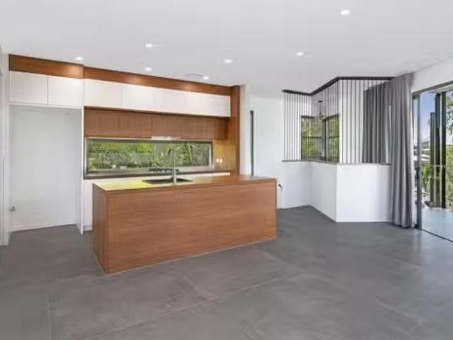 Rental! 18B Agnew Street, Norman Park, QLD 4170