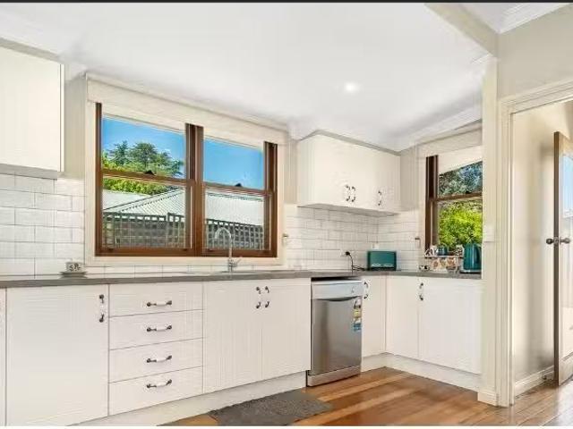 Charming 195 Kennedy Street, ARMIDALE House for rent Listed b.
