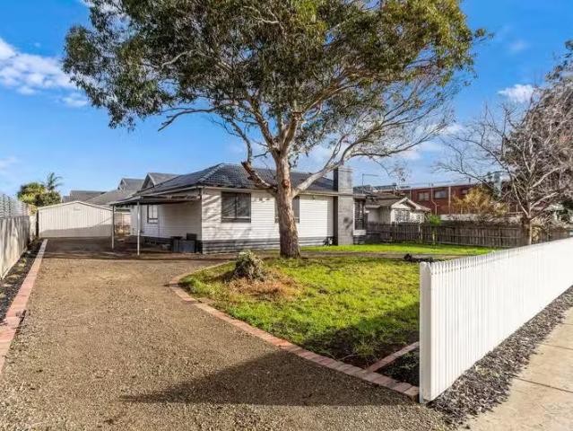 Just in! 196 Frankston Flinders Road, Frankston South, VIC 319.