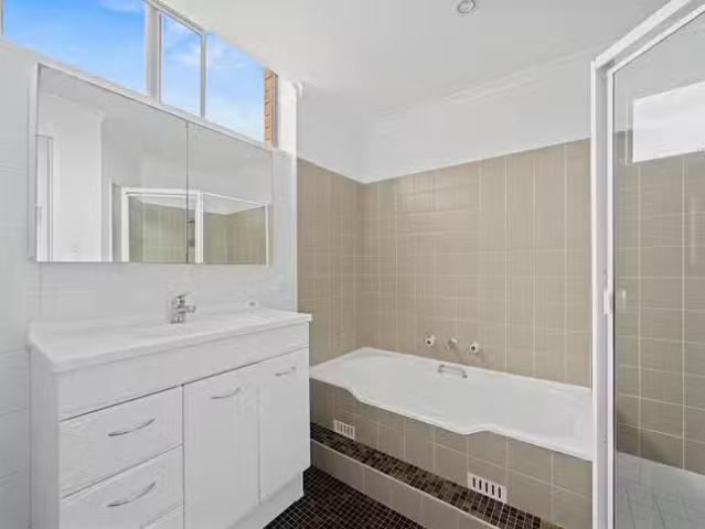 Cheap 19/94A Spofforth Street, Cremorne, NSW 2090