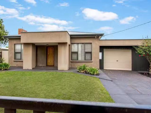 Charming 19 Blyth Street, Clearview, SA 5085