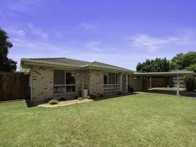 Nice 19 Brett Place, Wynnum West, QLD 4178