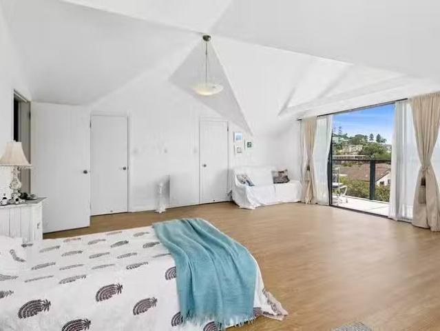 Unique 19 Collaroy Street, Collaroy, NSW 2097