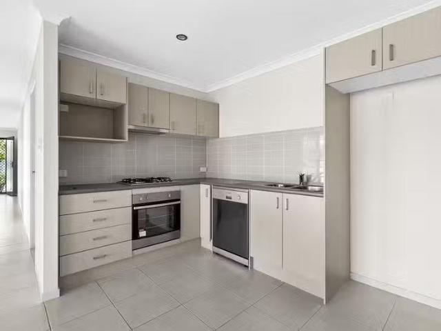 Cozy 1/9 Empire Street, Lawnton, QLD 4501