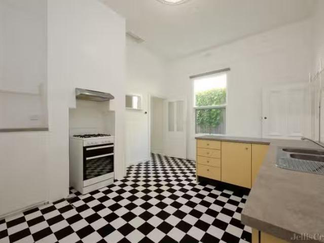 Nice 19 Henry Street, Northcote VIC 3070