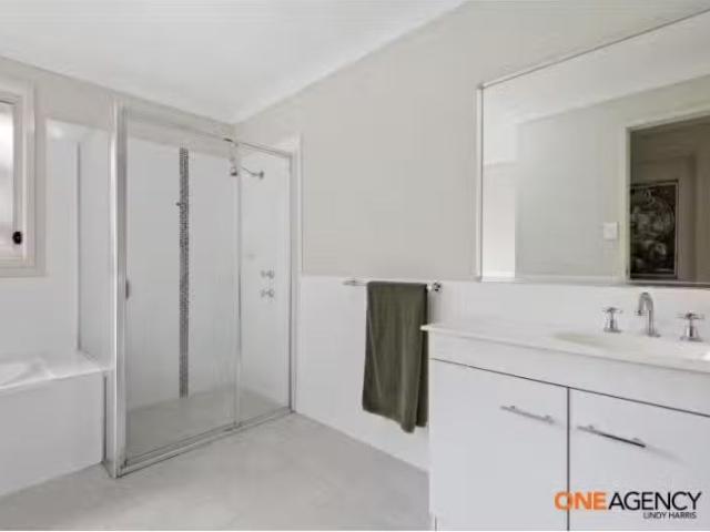 New 19 Holland Cct, Gillieston Heights House for rent Listed.