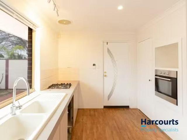 For Rent! 19 Lydiard Retreat, CANNING VALE, WA 6155 House fo.