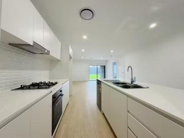 Cozy 19 Leyland Circuit, Lochinvar, NSW 2321