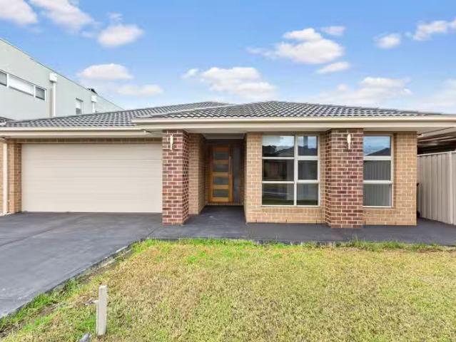 Just in! 19 Palencia Crescent, Sunshine West VIC 3020