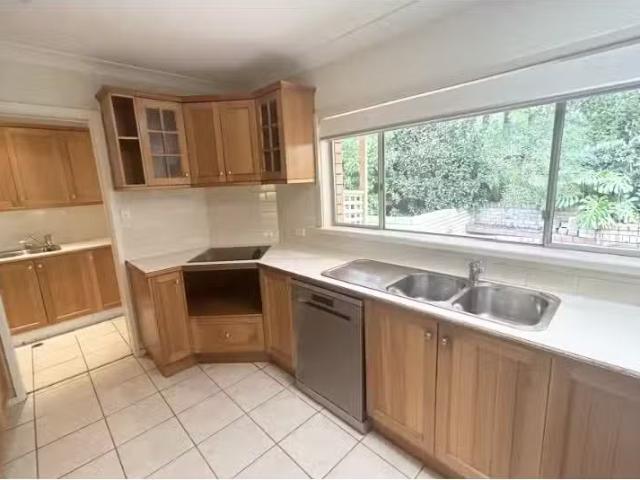 Nice 19 Penrhyn Avenue, Beecroft House for rent Listed by Mic.