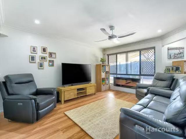Just in! 19 Yaraki Court, Murrumba Downs, QLD 4503