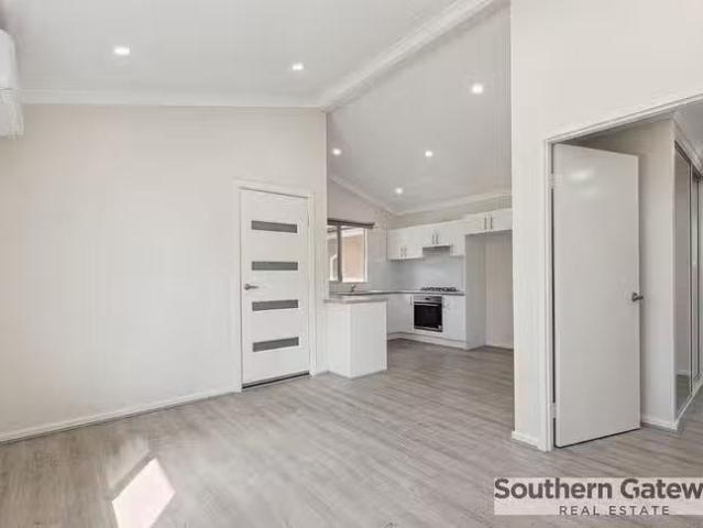 Nice 19A Mulligan Way, Orelia, WA 6167