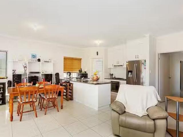 Nice 103A States Road, Morphett Vale, SA 5162