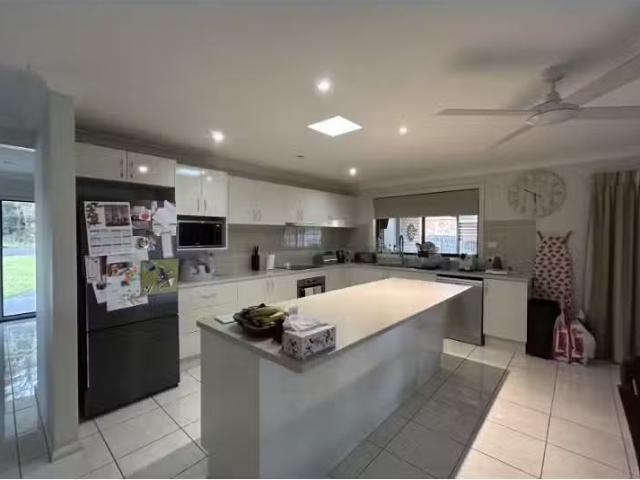 Rental! 100 Cammaray Drive, Sanctuary Point House for rent Li.